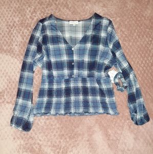 NWT 💙 Full Circle Trends Top